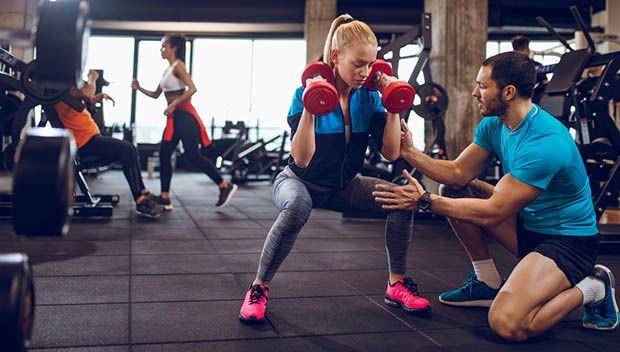 Fitness dengan personal trainer. active.com