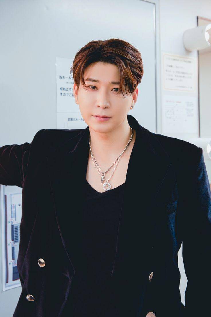 twitter.com/giveittxme