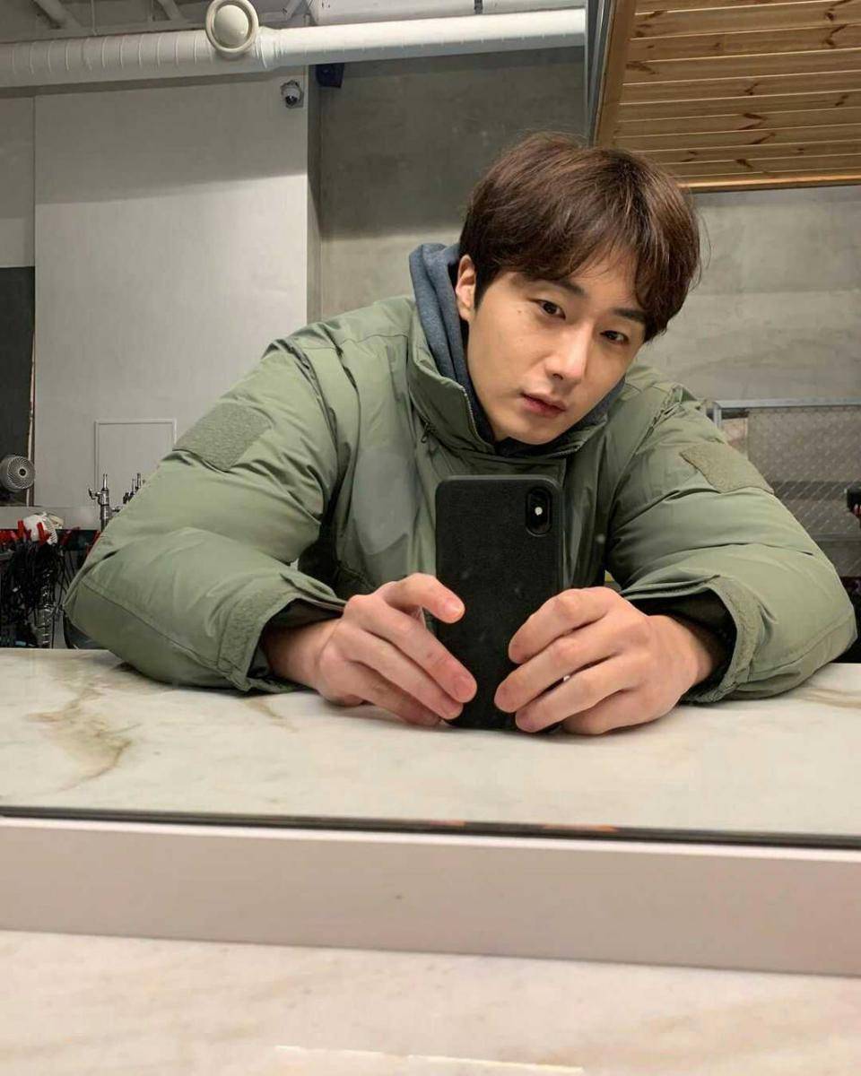 instagram.com/ jilwww