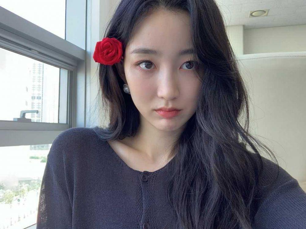 10 Potret Menawan Shin Hana, Leader GUGUDAN yang Punya Banyak Bakat