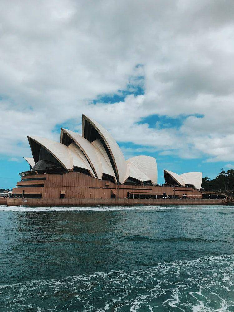 Foto gedung Opera Sydney. Sumber: Unplash.com/Fred Rivett