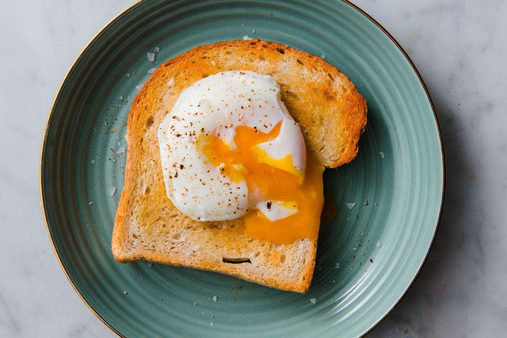 5 Ragam Menu Berbahan Poached Egg, Telur Lezat yang Bikin Keroncongan!