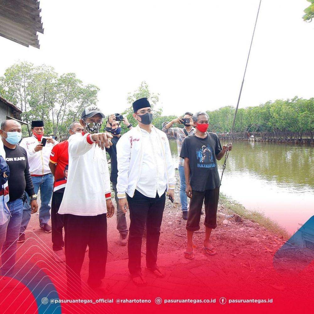 Calon Wali Kota Pasuruan, Raharto Teno saat mengunjungi warga. Instagram/rahartoteno