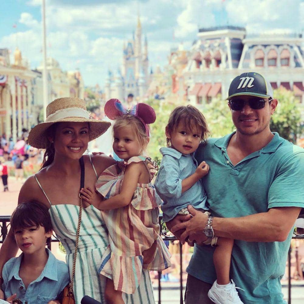 instagram.com/vanessalachey