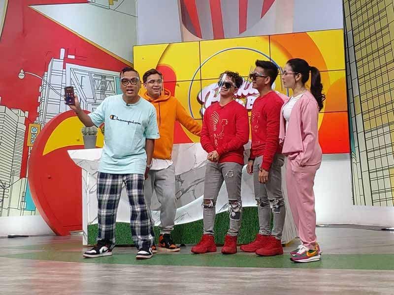 10 Potret Uya Kuya, Iis Dahlia, dan Billy di Bukan Bisik-bisik