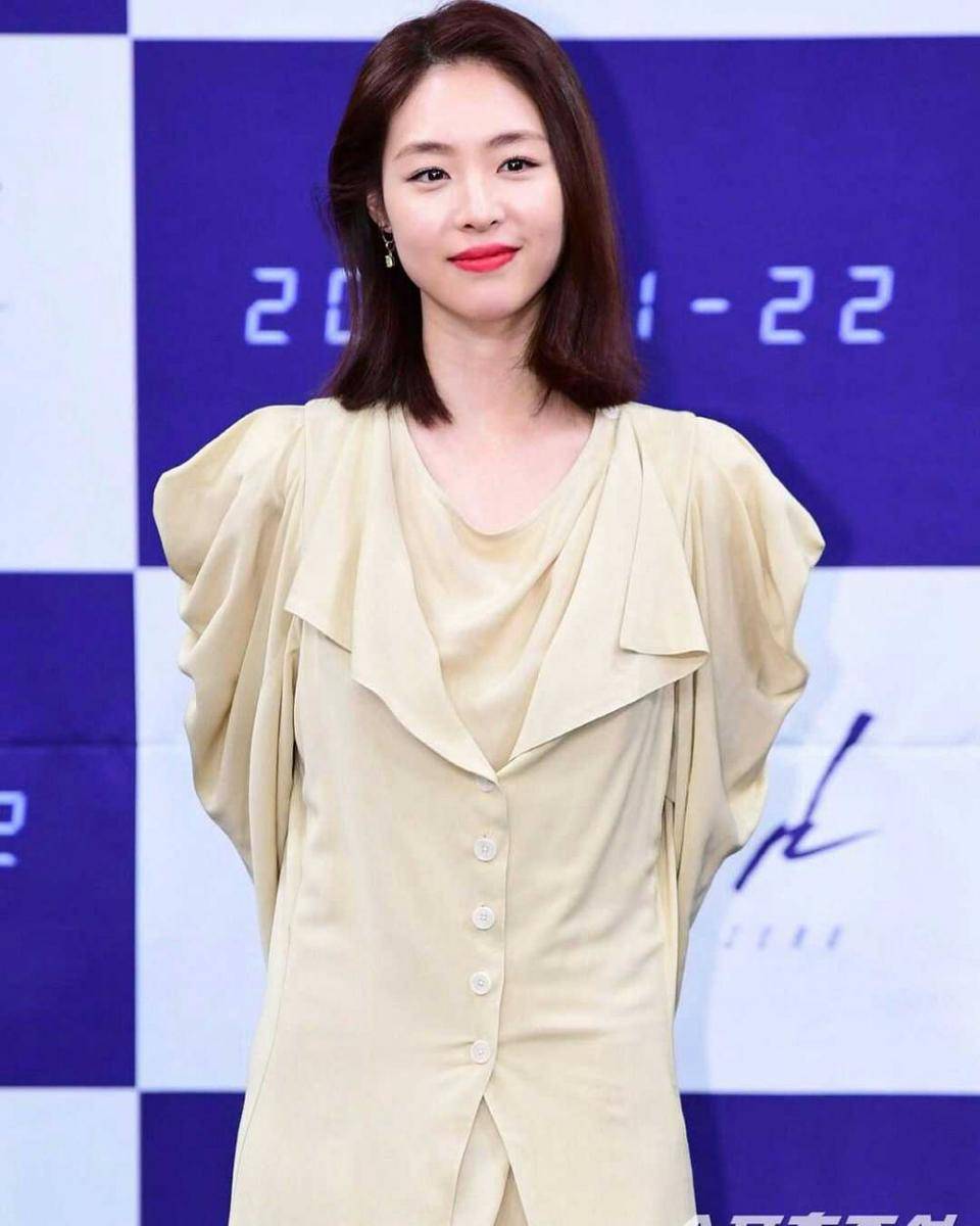 instagram.com/ yeonhee.luv