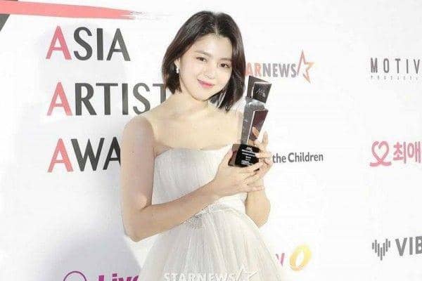 Han So Hee Menang AAA 2020 hingga Rumah Suzy yang Mewah Abis