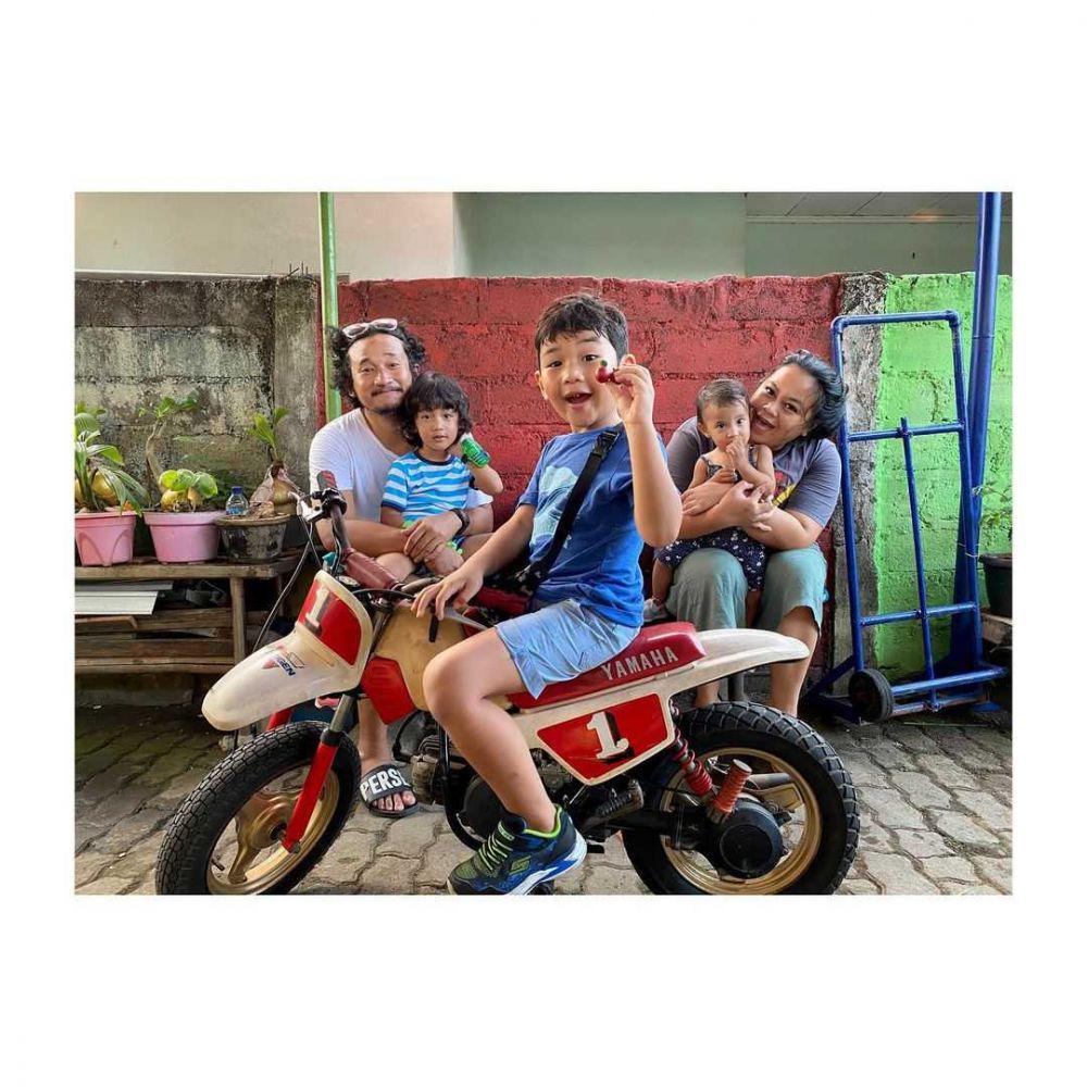 10 Momen Kebersamaan Ketiga Anak Isa Bajaj, Sibling Goals Abis!