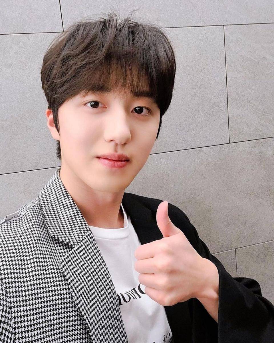 Instagram.com/sf9official