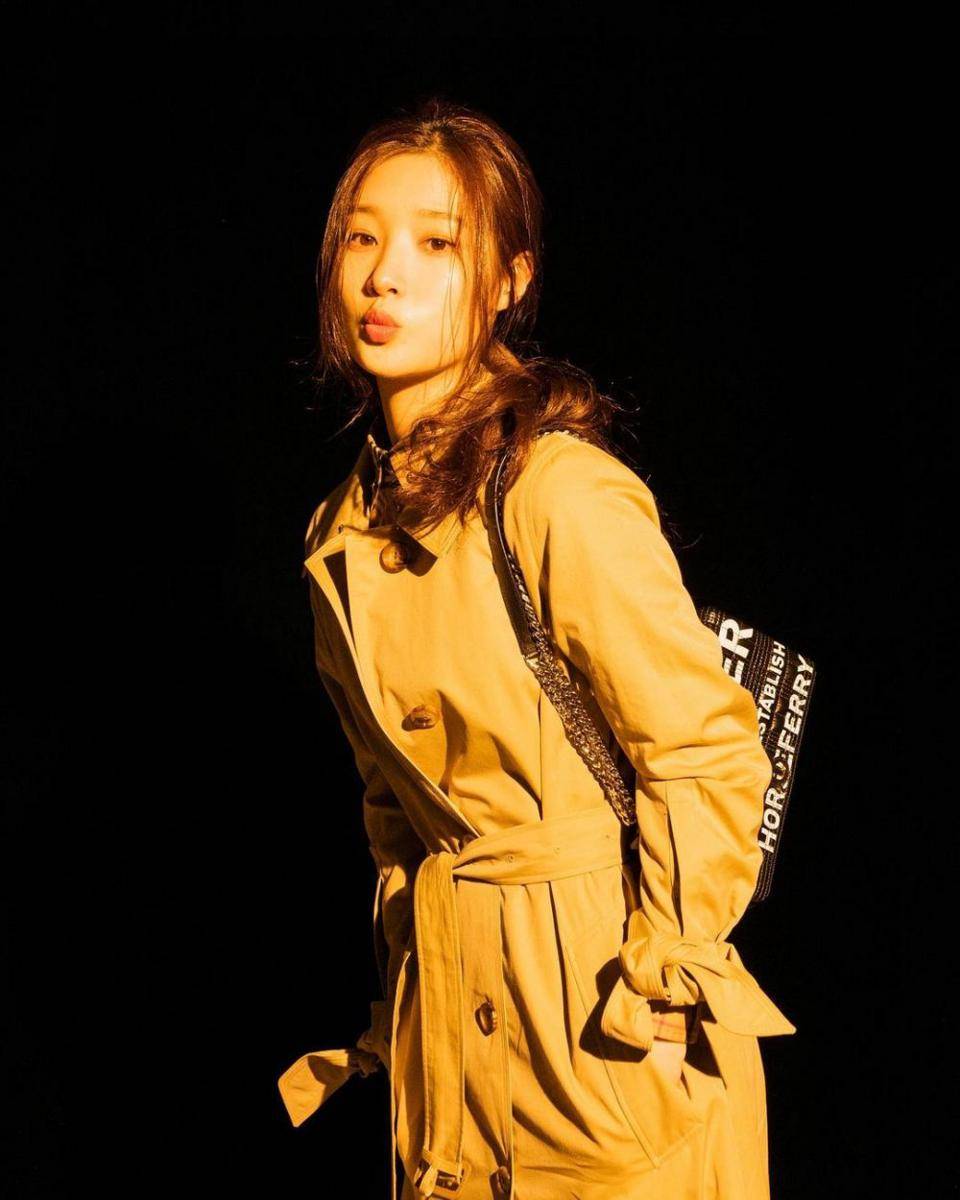 instagram.com/j_chaeyeoni