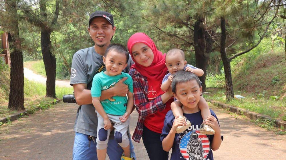 Dulu Dikenal Bintang Serial Laga, 10 Potret Terbaru Penty Nurafiani
