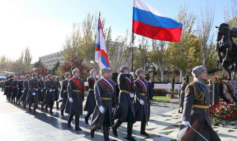 Tentara Rusia yang sedang berbaris. twitter.com/history_RF/