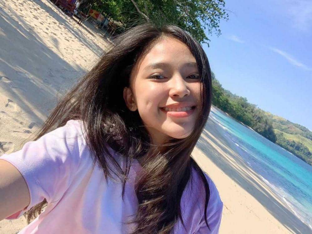 Lagunya Viral di TikTok, 9 Potret Memukau Anneth tanpa Makeup