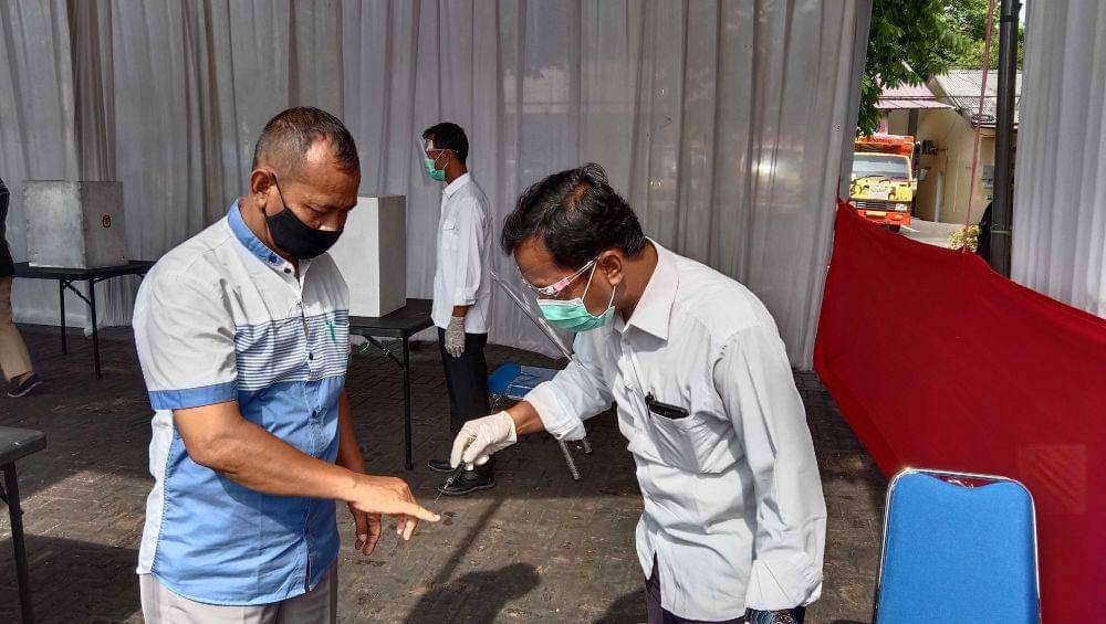Simulasi pencoblosan Pilkada Tuban. IDN Times/Imron