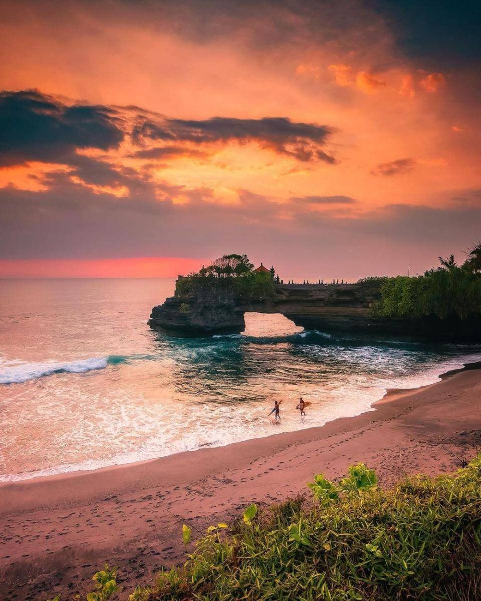 Sunset di Tanah Lot Bali (instagram.com/framesbysuhas)