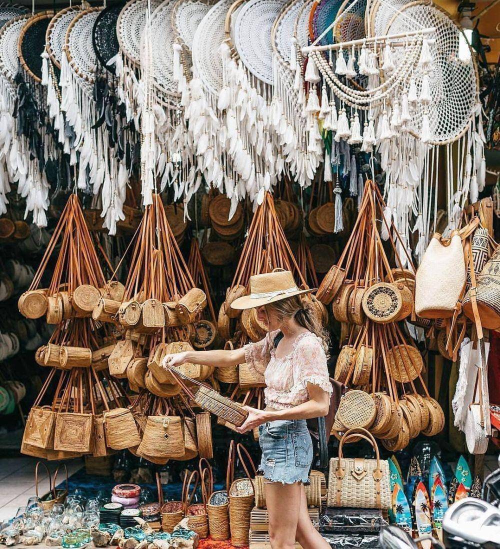 Turis di  Pasar Seni Ubud (instagram.com/shi_osborne)