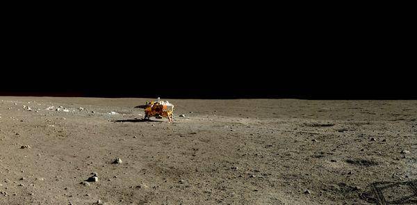 Pendaratan pesawat ruang angkasa buatan Tiongkok, Chang'e-5, di Bulan pada tanggal 2 Desember 2020 waktu setempat. (Twitter.com/AJ_FI)