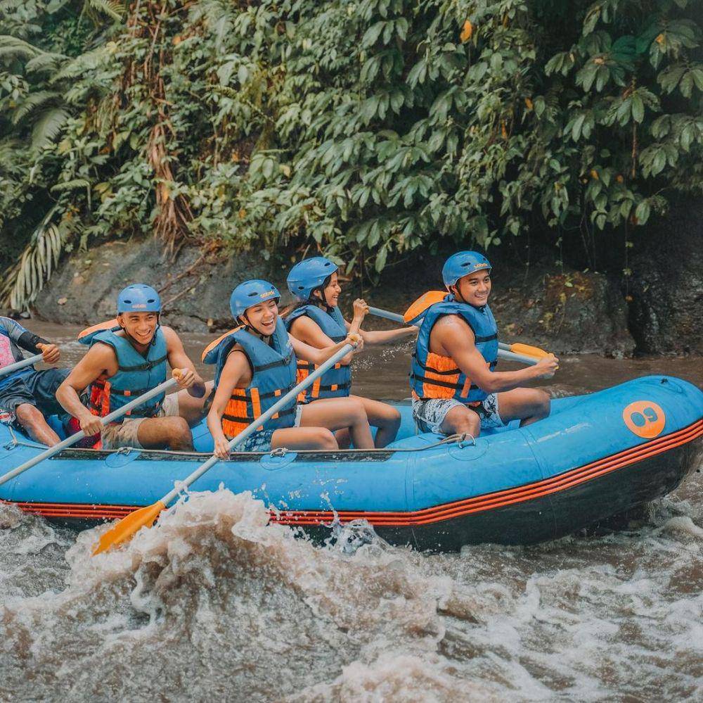 Daffa Wardhana saat rafting di sungai di Ubud, Bali. instagram.com/daffawardhana