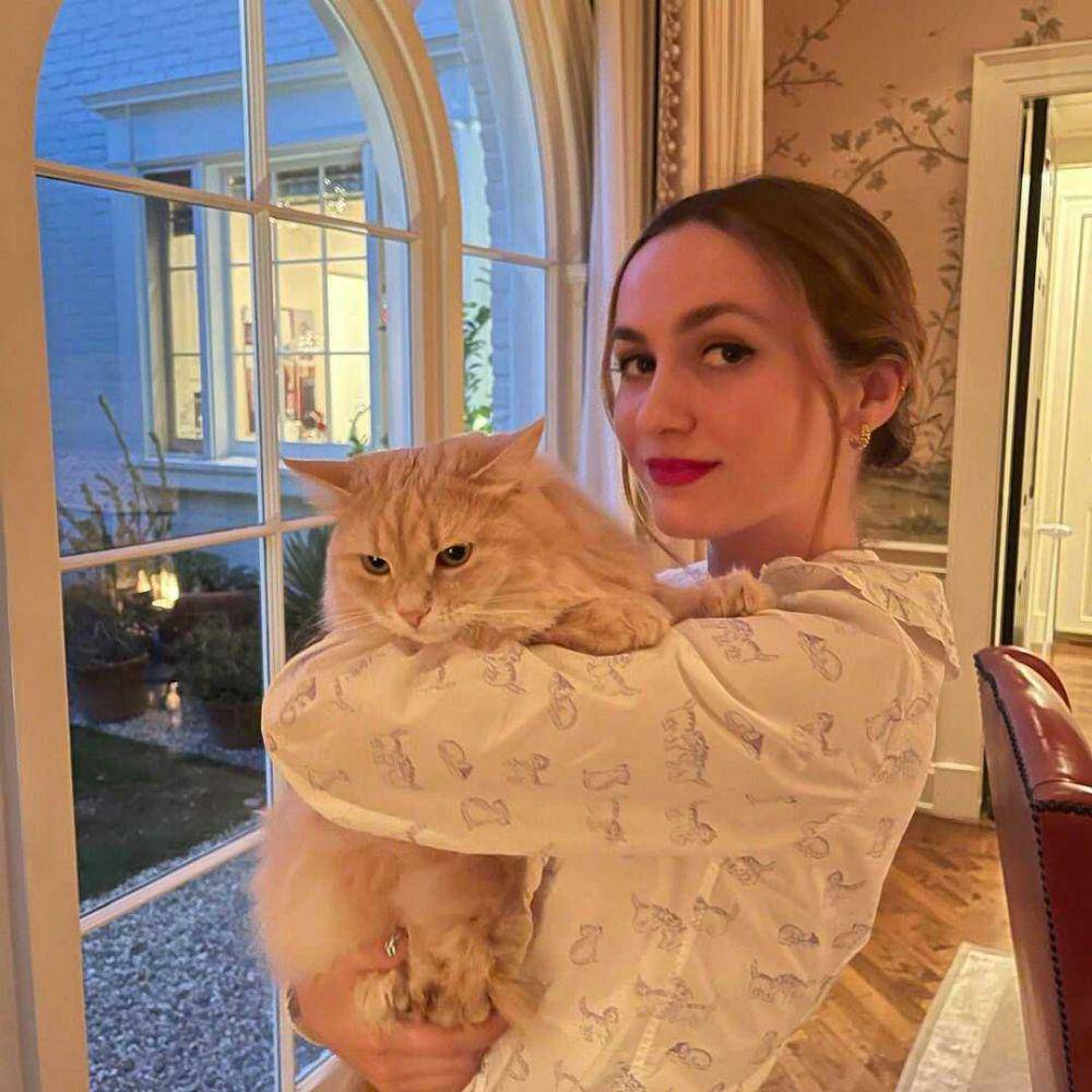 instagram.com/maudeapatow