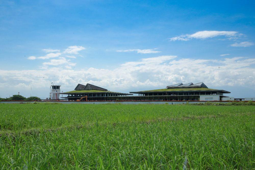 Abu Vulkanik Semeru Belum Pengaruhi Penerbangan di Bandara Banyuwangi