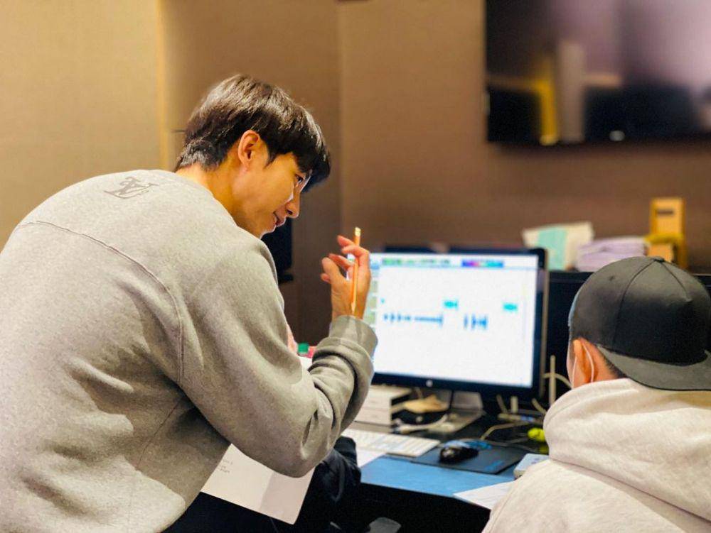 instagram.com/leeseunggi.official