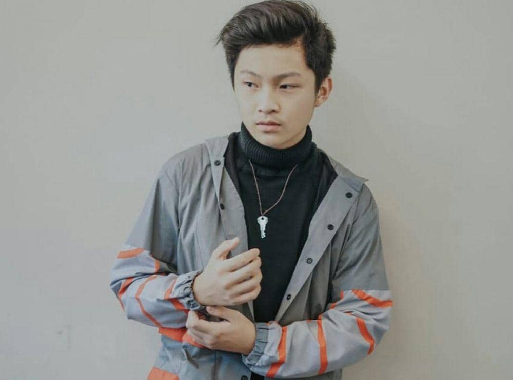 Boyfriend Material, 10 Potret Menawan Samuel Cipta yang Stylish