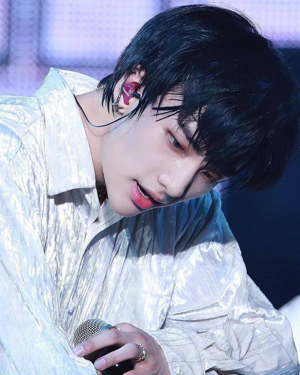 Instagram.com/straykidshyunjins
