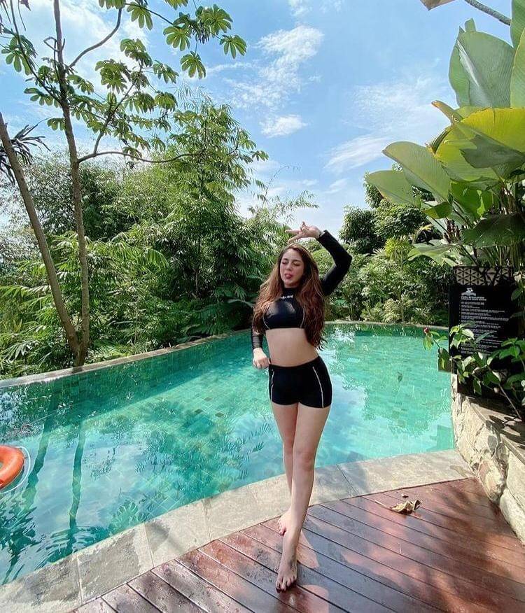 Instagram.com/celine_evangelista/