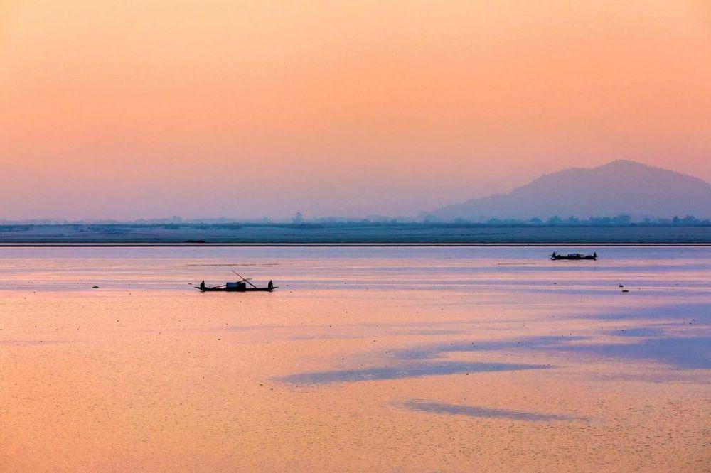 Pemandangan Sungai Brahmaputra saat senja. instagram.com/arpankalita_/
