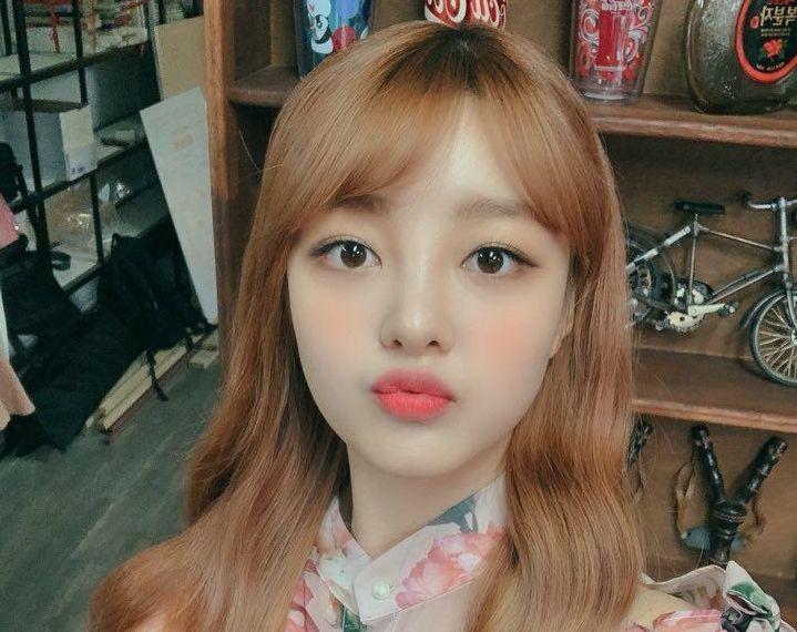 10 Potret Hyogyeong, Member Tertinggi ARIAZ yang Jago Bahasa Inggris