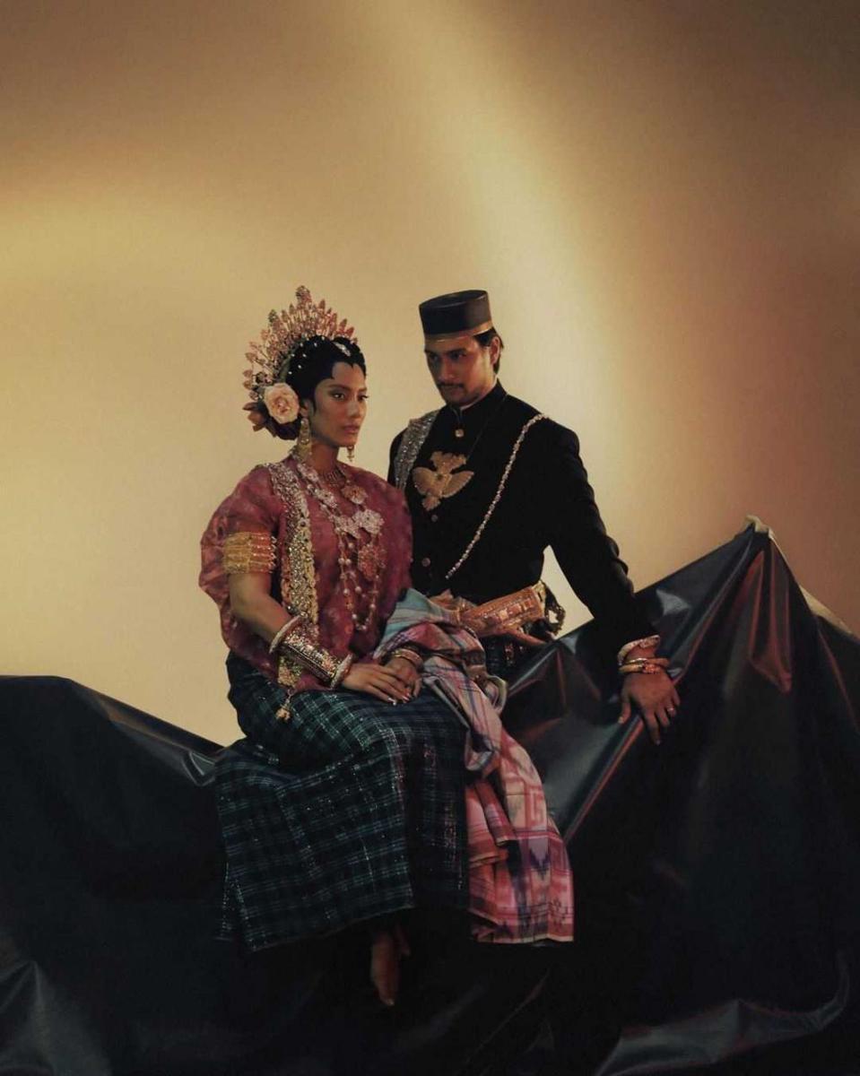 Pesona Anggun 9 Artis Indonesia dalam Balutan Baju Bodo