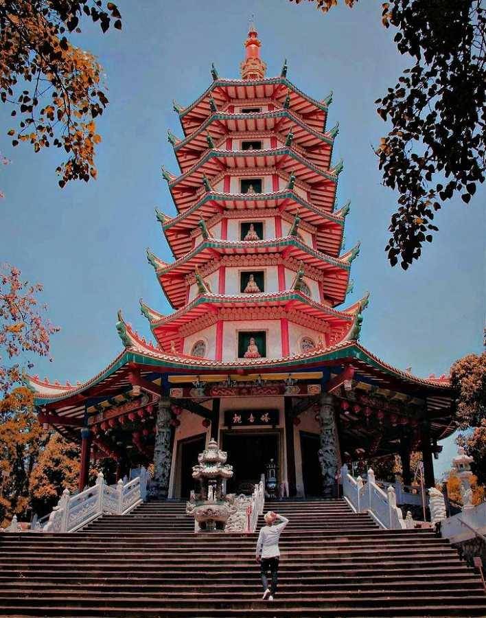 Pagoda Avalokitesvara (instagram.com/kitasemarang)