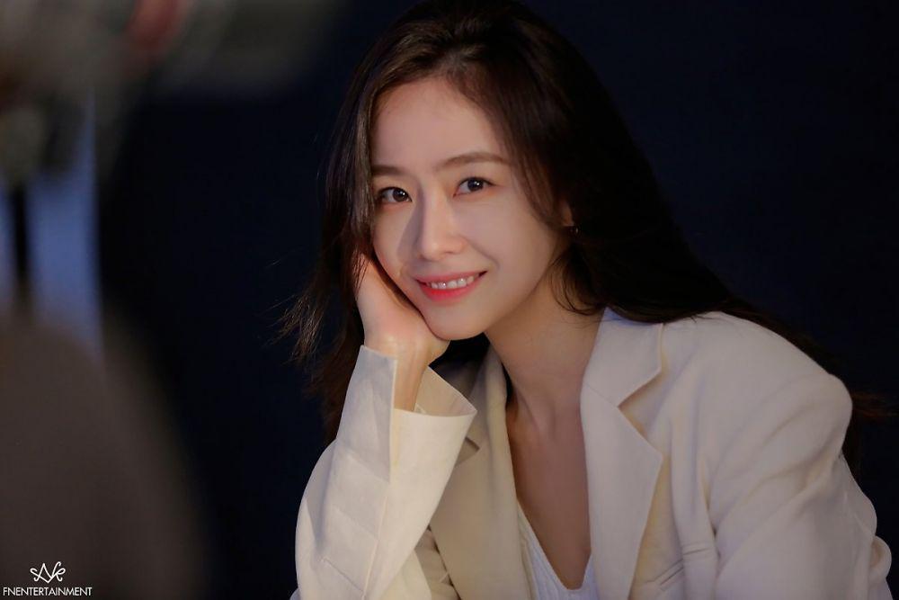 10 Potret Hong Soo Hyun yang Comeback di KDrama Cheat On Me If You Can