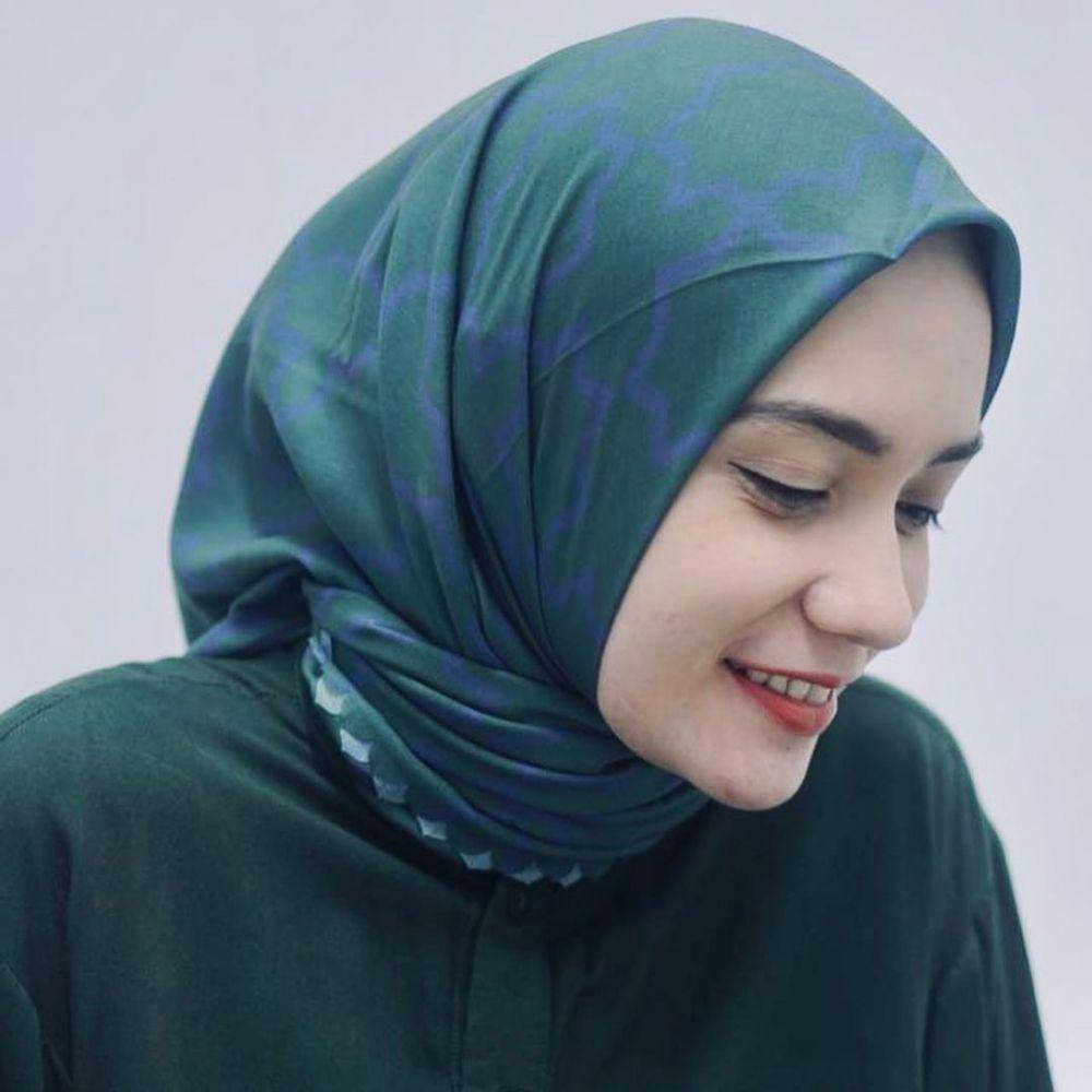 instagram.com/putriannesaloka