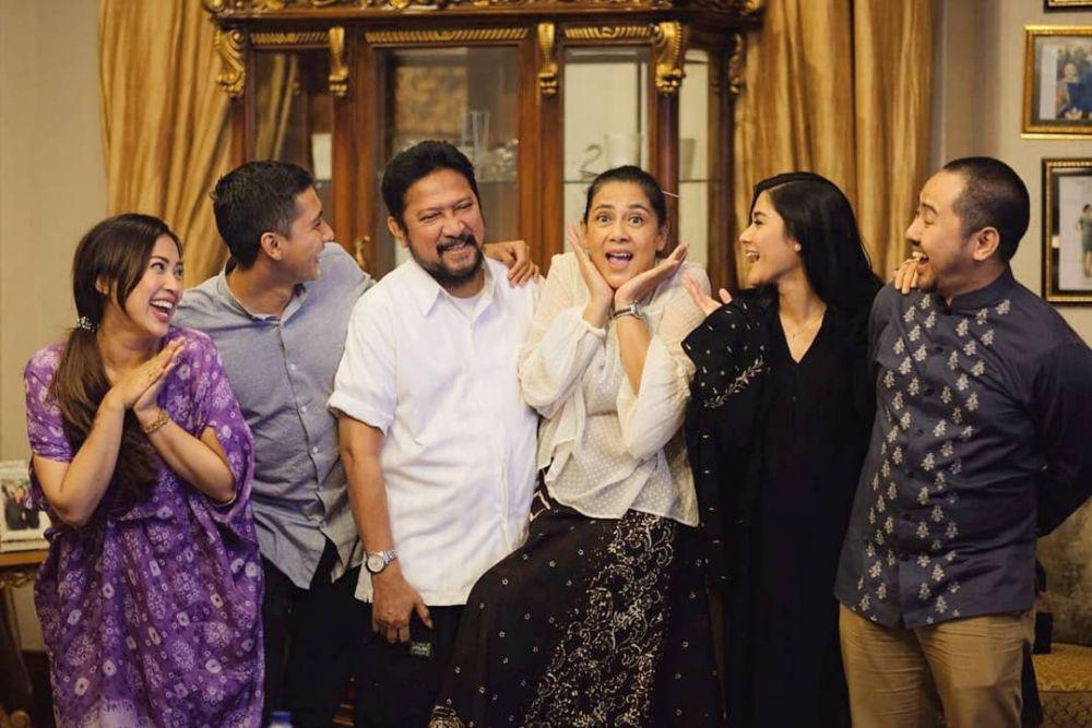 Sudah Cerai, 10 Potret Rukun Keluarga Jamal Mirdad dan Lydia Kandou