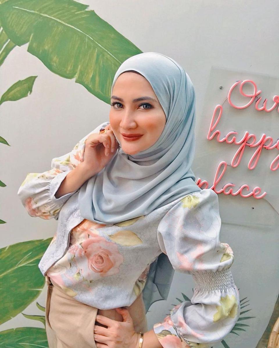 Genap 37 Tahun, Ini 10 Potret Bukti Awet Muda Natalie Sarah
