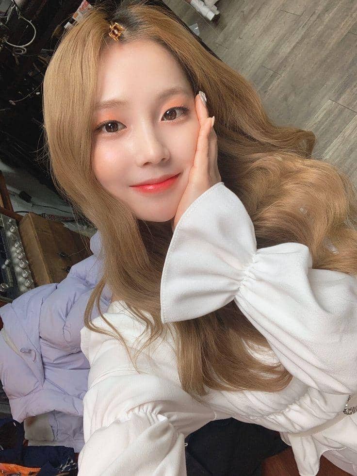 twitter.com/ariazarchives