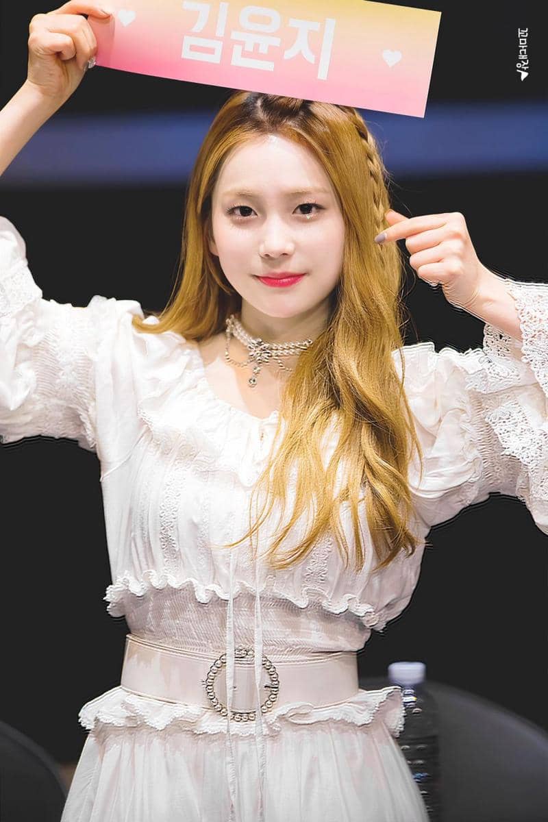 twitter.com/ariazarchives