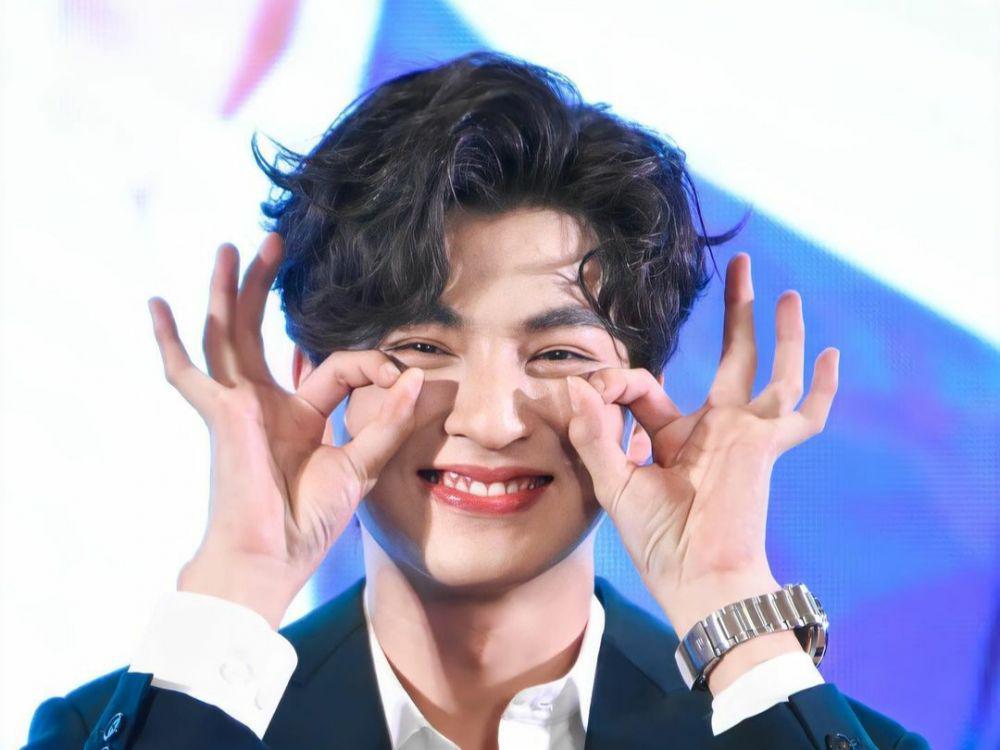Genap 23 Tahun, 10 Potret Imut Gulf Kanawut yang Menggemaskan!