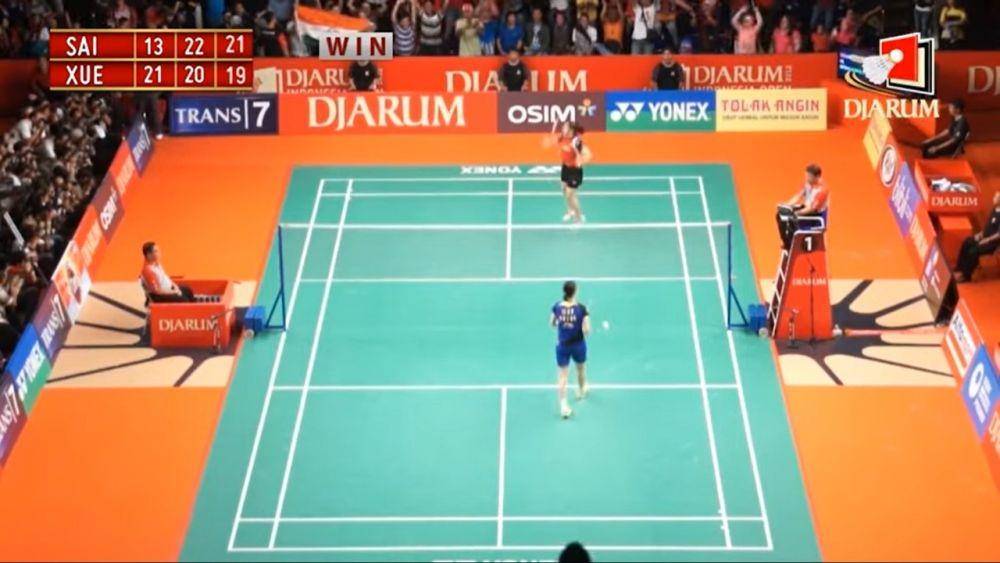 Wakil tunggal putri India Saina Nehwal  menaklukan wakil Tiongkok Li Xue Rui (YouTube/BWF TV)
