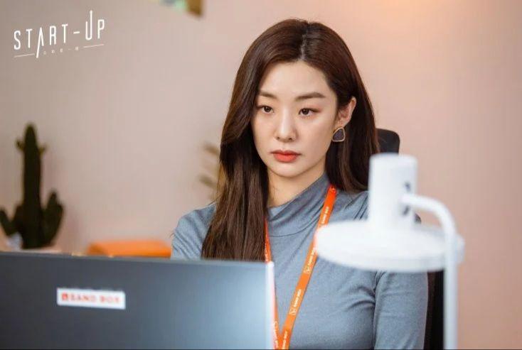 Kece Abis, Ini 10 Harga Outfit Stephanie Lee di KDrama 'Start-Up'