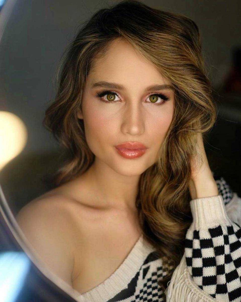 Instagram.com/claurakiehl