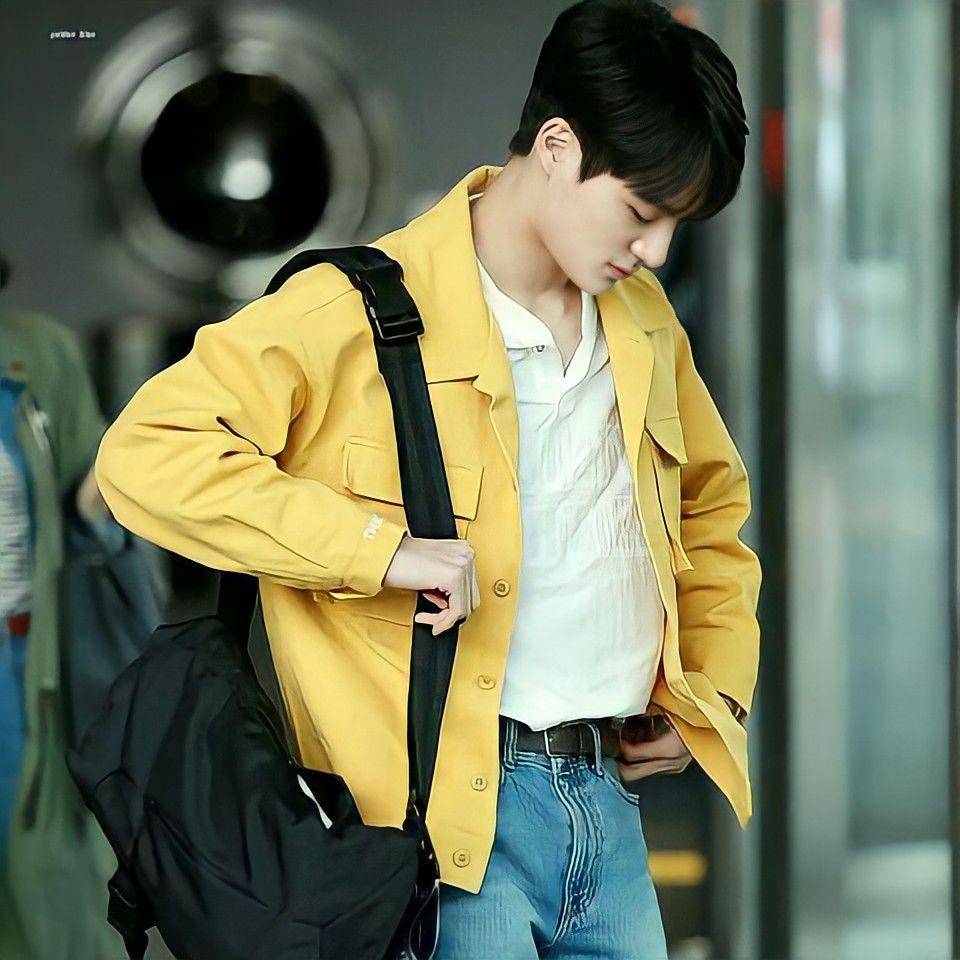 Ilustrasi airport style member NCT Dream (instagram.com/nct_dream)