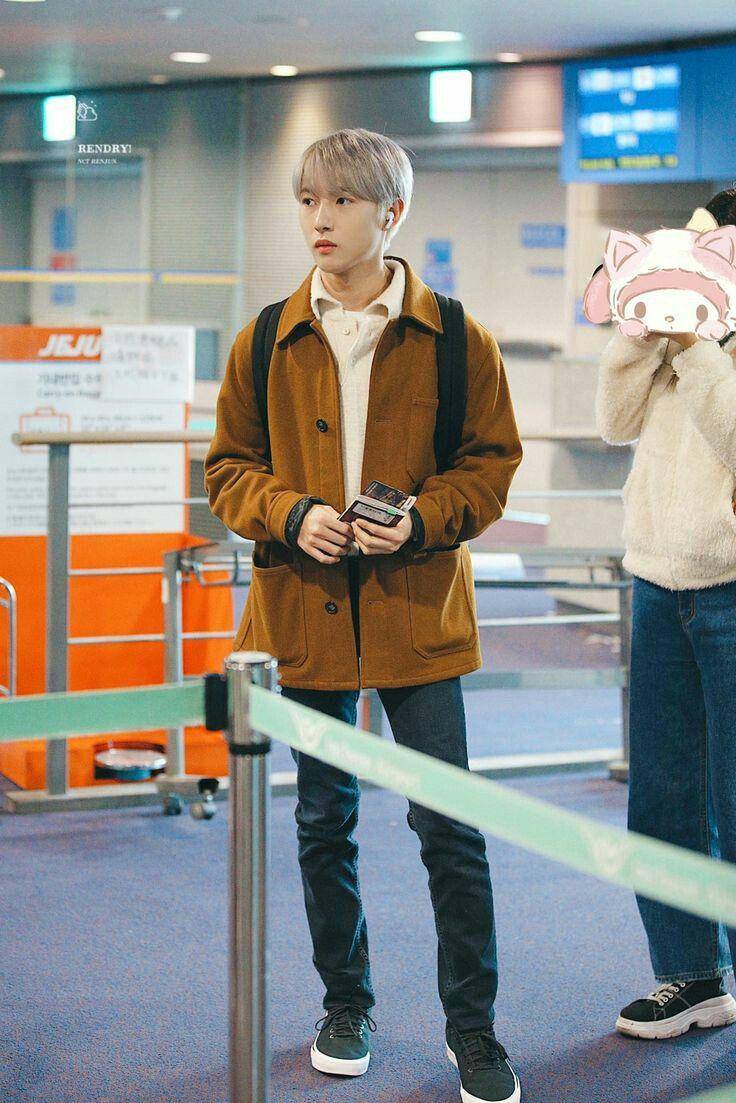 Ilustrasi airport style member NCT Dream (instagram.com/nct_dream)