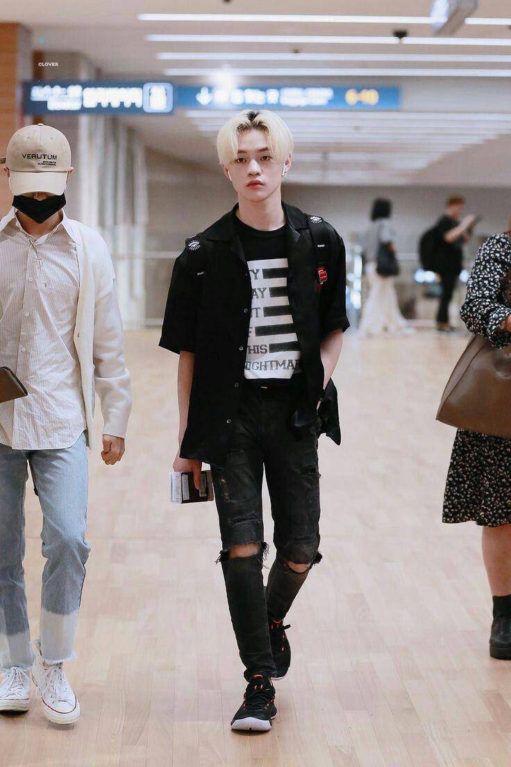 Ilustrasi airport style member NCT Dream (twitter.com/chenleinclover)