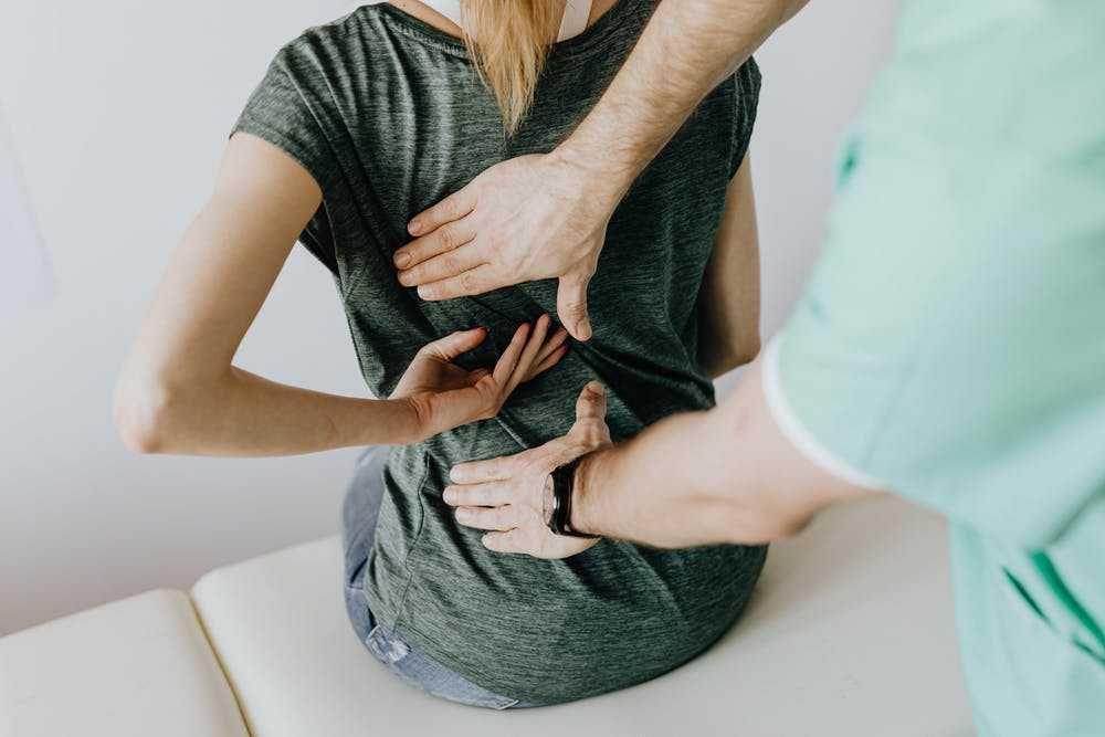 8 Kebiasaan yang Berakibat Osteoporosis Dini