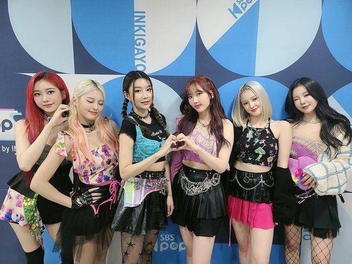 Instagram.com/momoland_official