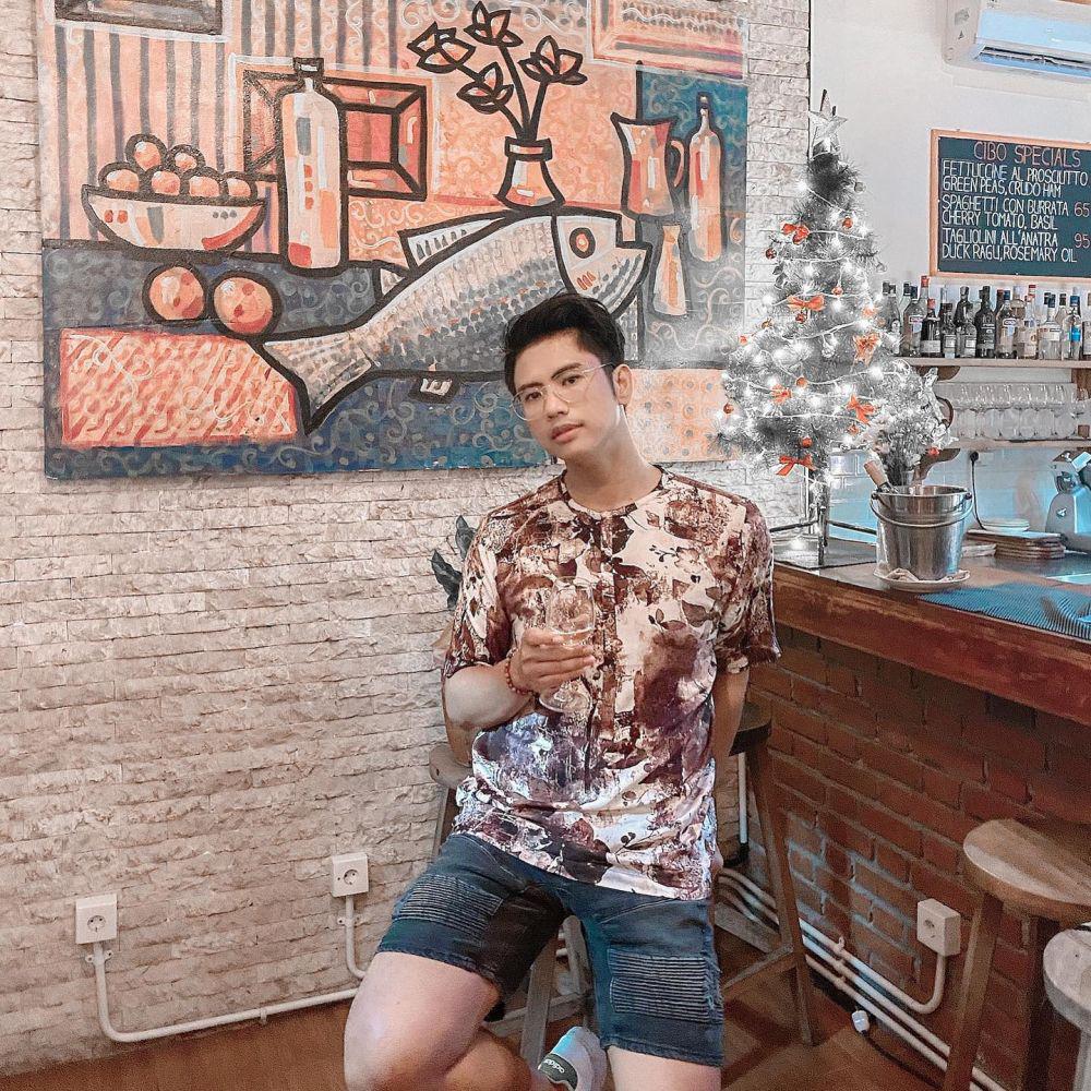 Bikin Netizen Pangling, Ini 9 Pesona Kece Penampilan Kurus Ricky Cuaca