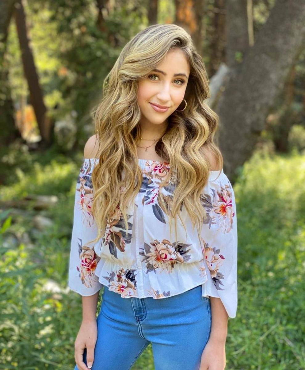 instagram.com/avakolker