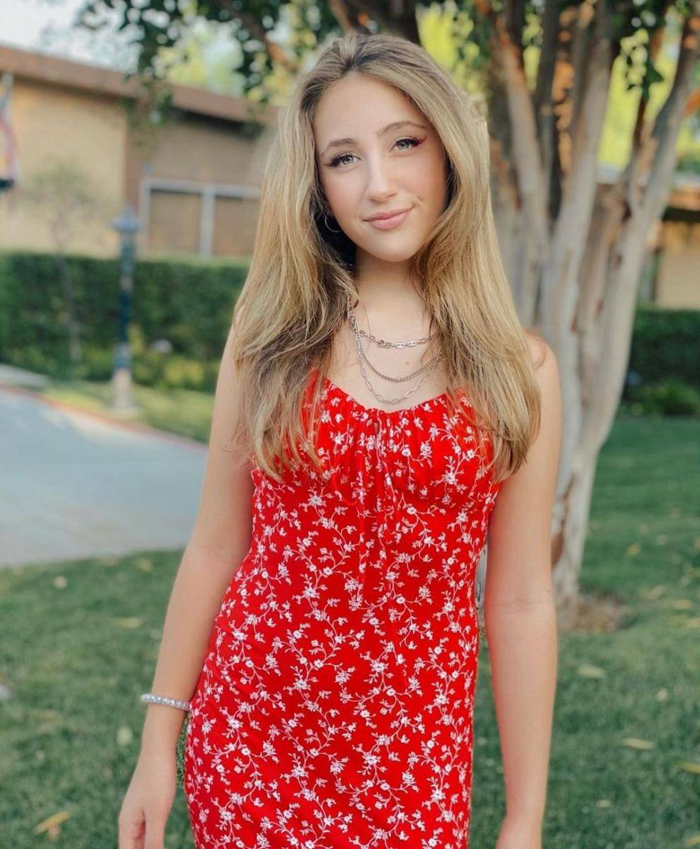 instagram.com/avakolker